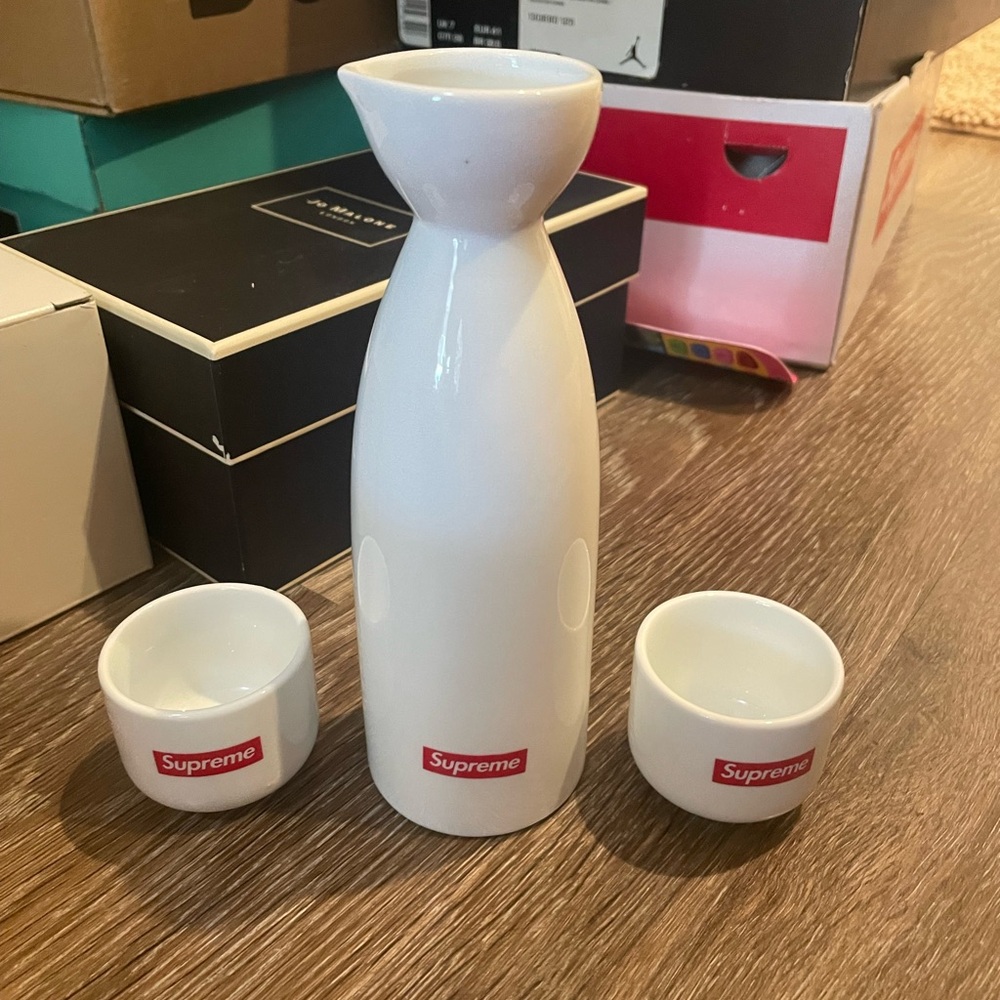 New Supreme White Dining Drinkware Set